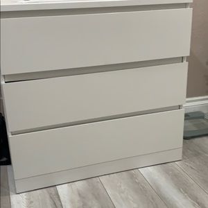 Kia Malm white 3 drawer chest 80x78